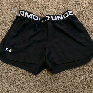 Youth medium black shorts under armour
